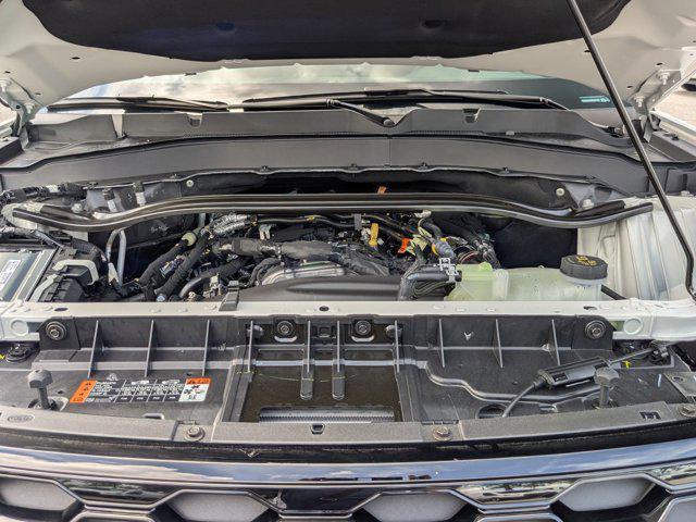 Photo of 2025 Star White Metallic Tri-Coat Ford Explorer