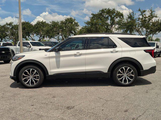 Photo of 2025 Star White Metallic Tri-Coat Ford Explorer