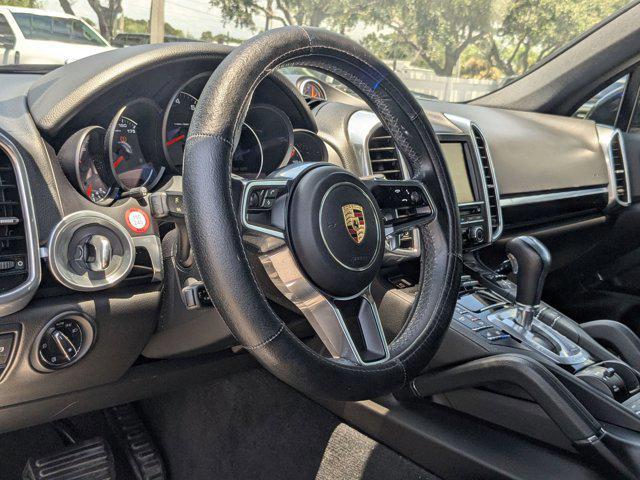 Photo of 2016 Jet Black Metallic Porsche Cayenne