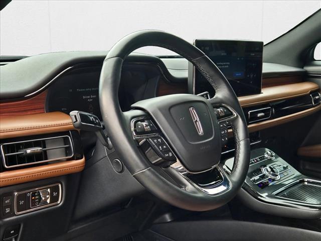 Photo of 2023 Silver Radiance Metallic Clearcoat Lincoln Nautilus