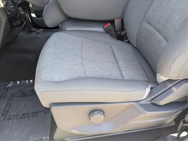 Photo of 2026 Oxford White Ford F-250