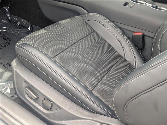 Photo of 2025 Oxford White Ford Mustang