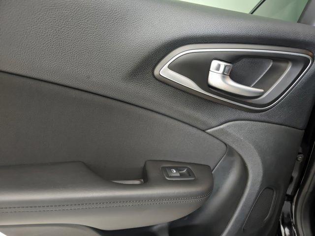 Photo of 2017 Black Clearcoat Chrysler 200