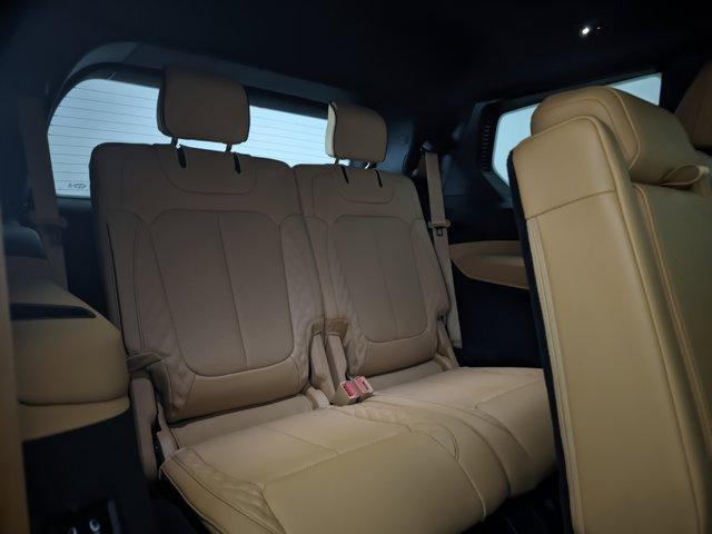 Photo of 2023 Bright White Clearcoat Jeep Grand Cherokee L