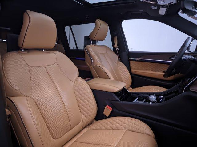 Photo of 2023 Bright White Clearcoat Jeep Grand Cherokee L