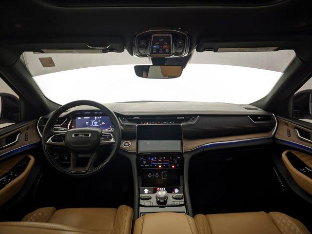 Photo of 2023 Bright White Clearcoat Jeep Grand Cherokee L
