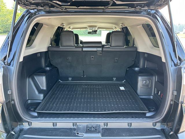 Photo of 2022 Midnight Black Metallic Toyota 4Runner