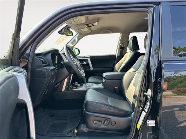 Photo of 2022 Midnight Black Metallic Toyota 4Runner