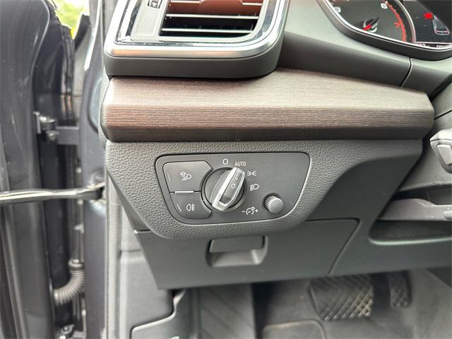 Photo of 2021 Manhattan Gray Metallic Audi Q5