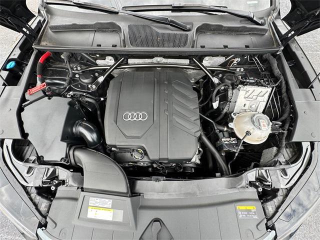 Photo of 2021 Manhattan Gray Metallic Audi Q5