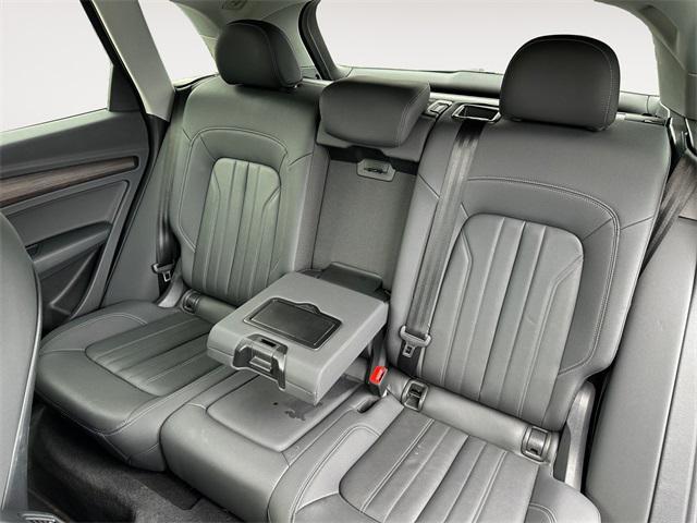 Photo of 2021 Manhattan Gray Metallic Audi Q5