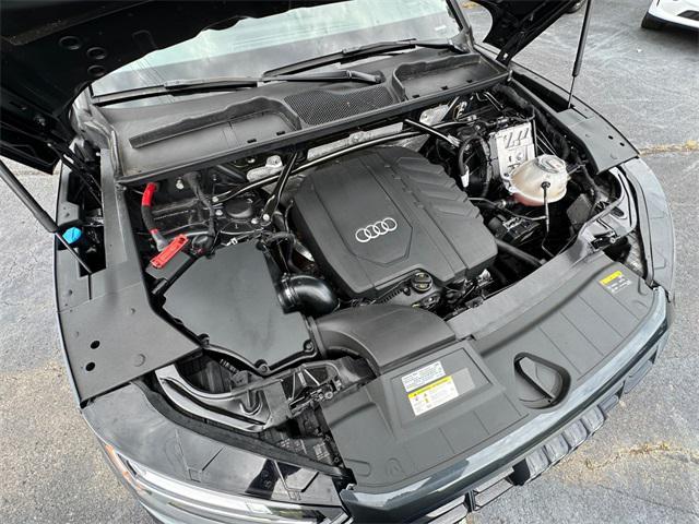 Photo of 2021 Manhattan Gray Metallic Audi Q5