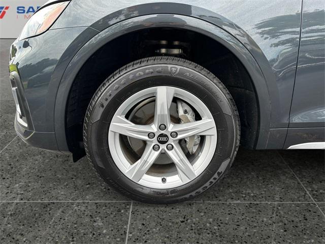 Photo of 2021 Manhattan Gray Metallic Audi Q5