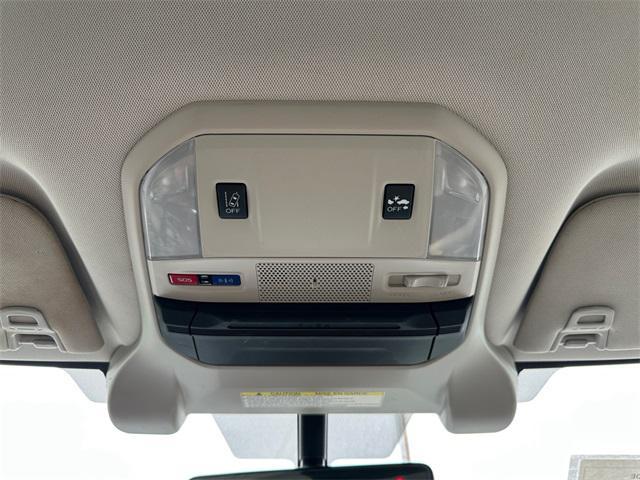 Photo of 2020 Crystal White Pearl Subaru Ascent