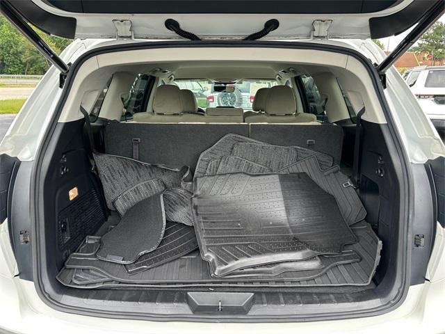 Photo of 2020 Crystal White Pearl Subaru Ascent