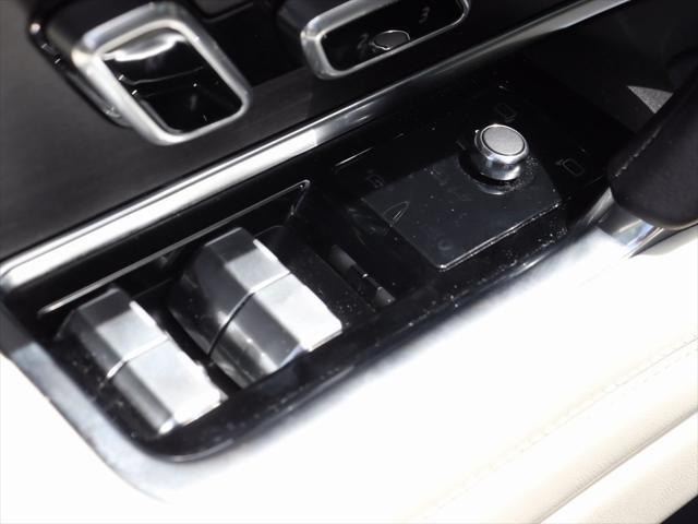Photo of 2023 Santorini Black Metallic Land Rover Range Rover