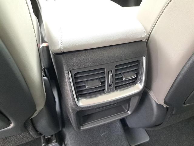 Photo of 2025 Radiant White INFINITI QX50