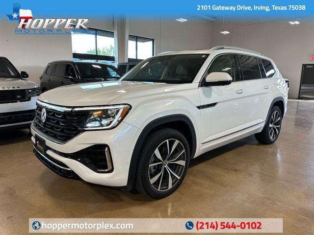 Photo of 2024 Opal White Pearl Effect Volkswagen Atlas