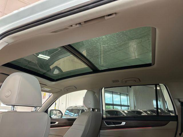 Photo of 2024 Opal White Pearl Effect Volkswagen Atlas
