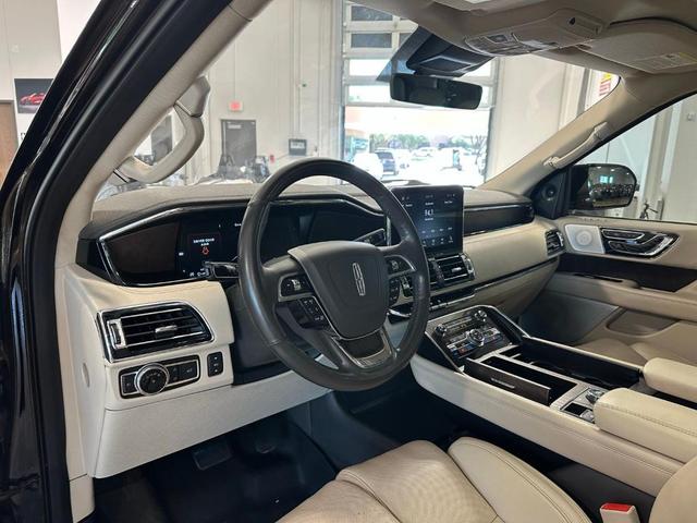 Photo of 2020 Black Lincoln Navigator