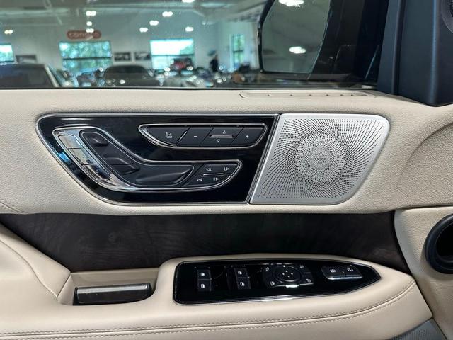 Photo of 2020 Black Lincoln Navigator