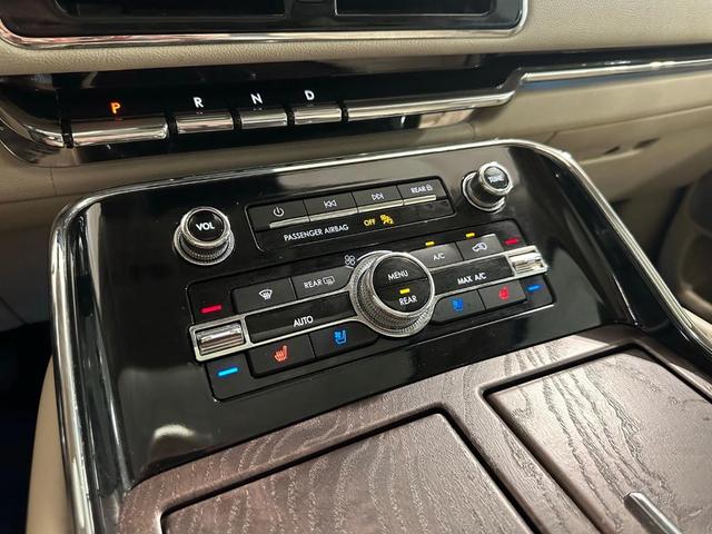 Photo of 2020 Black Lincoln Navigator