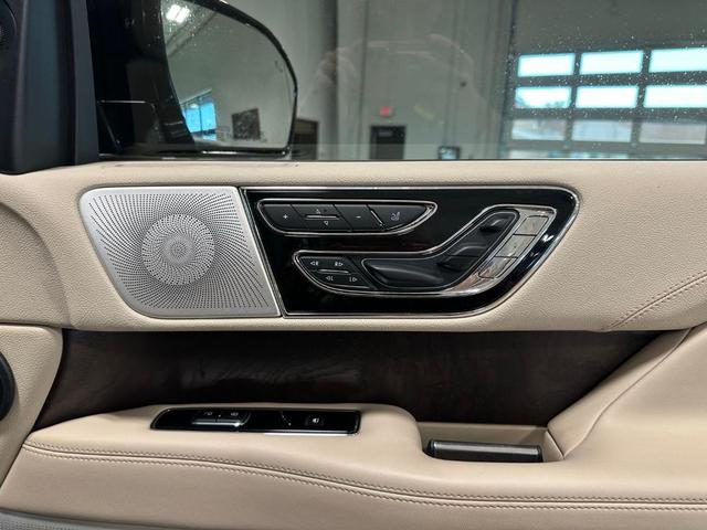 Photo of 2020 Black Lincoln Navigator