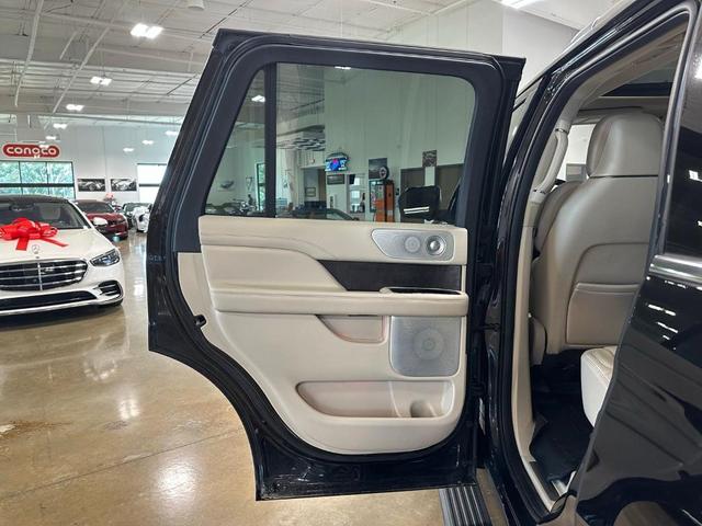 Photo of 2020 Black Lincoln Navigator