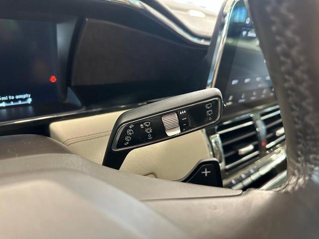 Photo of 2020 Black Lincoln Navigator