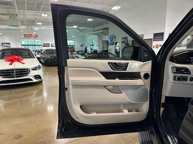 Photo of 2020 Black Lincoln Navigator