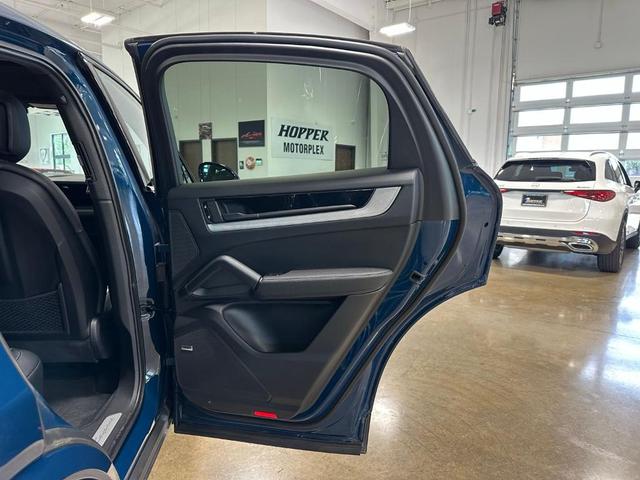 Photo of 2024 Montego Blue Metallic Porsche Cayenne