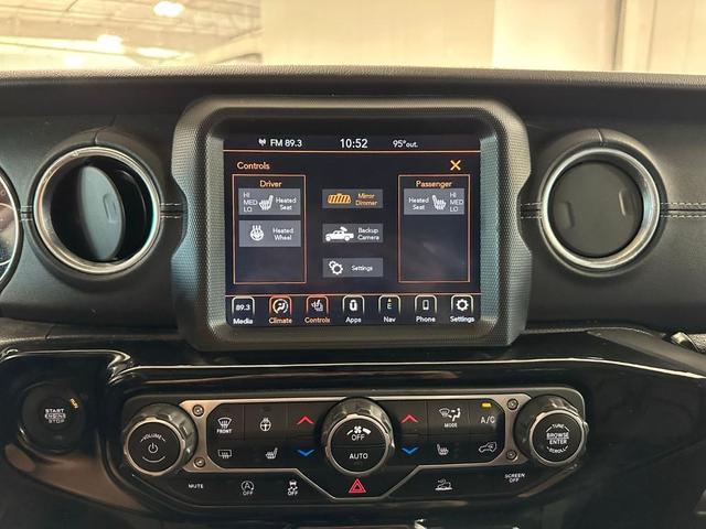 Photo of 2021 Black Clearcoat Jeep Gladiator