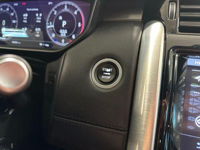 Photo of 2018 Santorini Black Land Rover Discovery