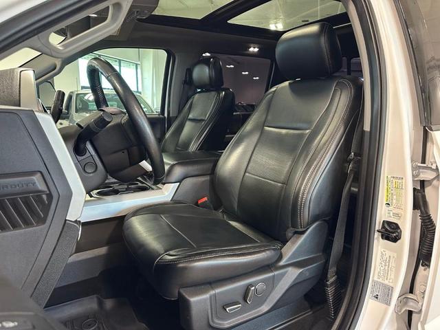 Photo of 2019 White Platinum Tri-Coat Metallic Ford F-250