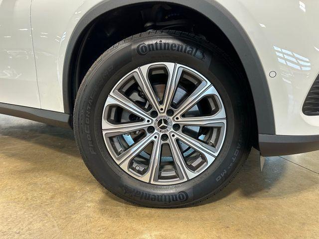 Photo of 2025 White Mercedes-Benz GLC 300