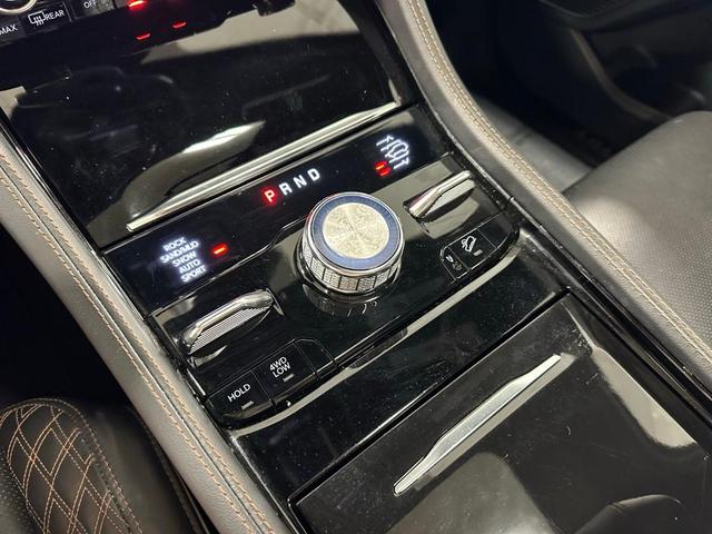 Photo of 2022 Metallic Jeep Grand Cherokee