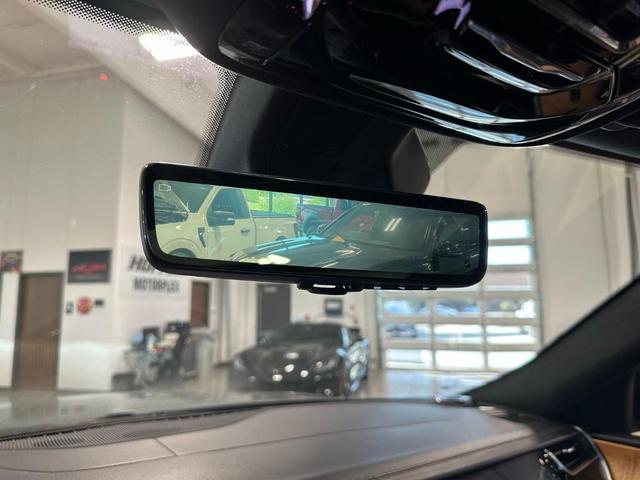 Photo of 2022 Metallic Jeep Grand Cherokee