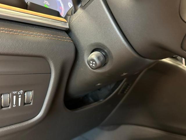 Photo of 2022 Metallic Jeep Grand Cherokee