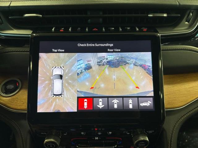 Photo of 2022 Metallic Jeep Grand Cherokee