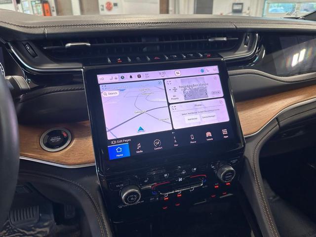 Photo of 2022 Metallic Jeep Grand Cherokee