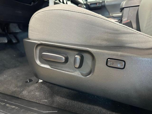 Photo of 2022 Blue Crush Metallic Toyota Tacoma