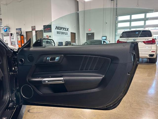 Photo of 2018 Shadow Black Ford Mustang