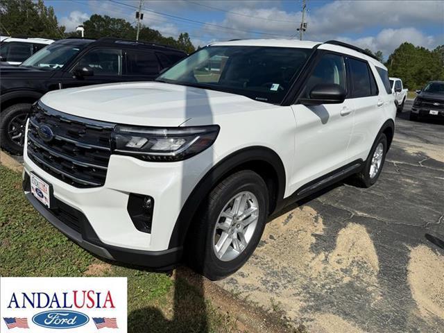 Photo of 2025 Star White Ford Explorer