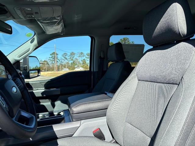 Photo of 2025 Oxford White Ford F-150