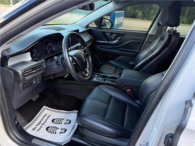 Photo of 2021 White Lincoln Corsair