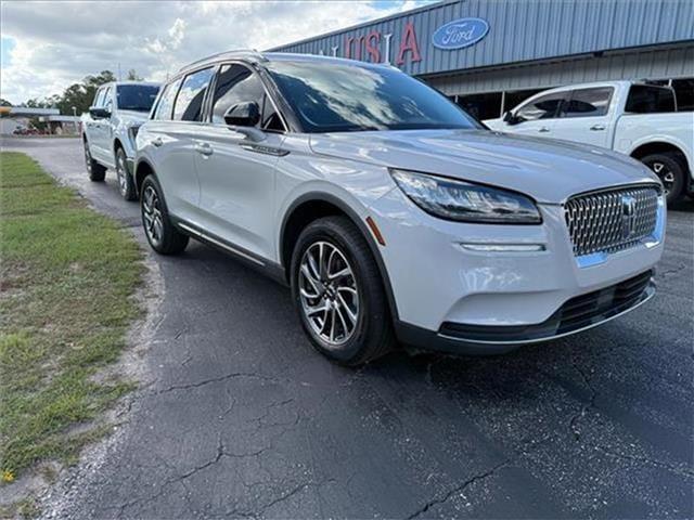 Photo of 2021 White Lincoln Corsair