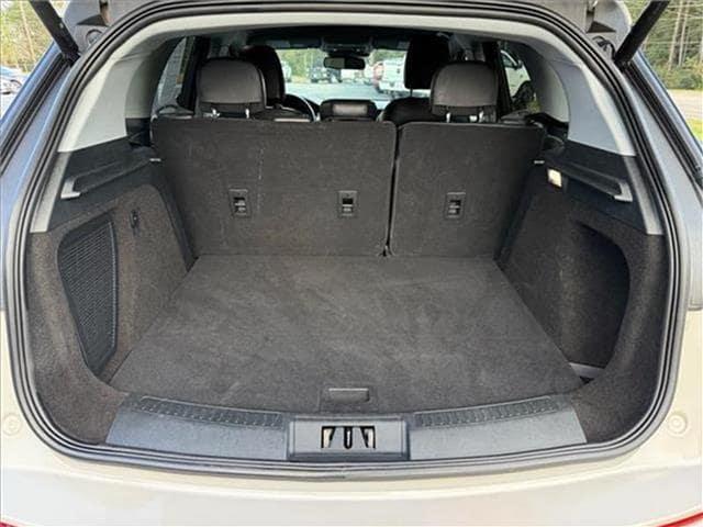 Photo of 2021 White Lincoln Corsair