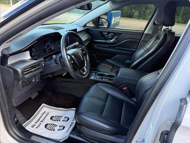Photo of 2021 White Lincoln Corsair
