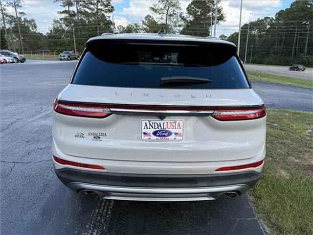 Photo of 2021 White Lincoln Corsair