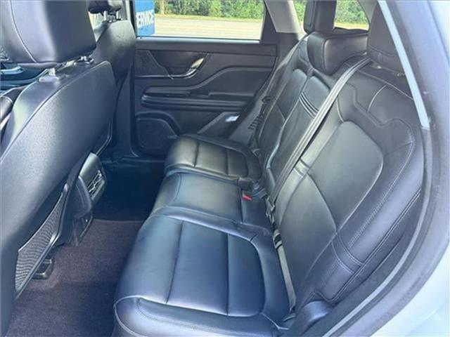 Photo of 2021 White Lincoln Corsair